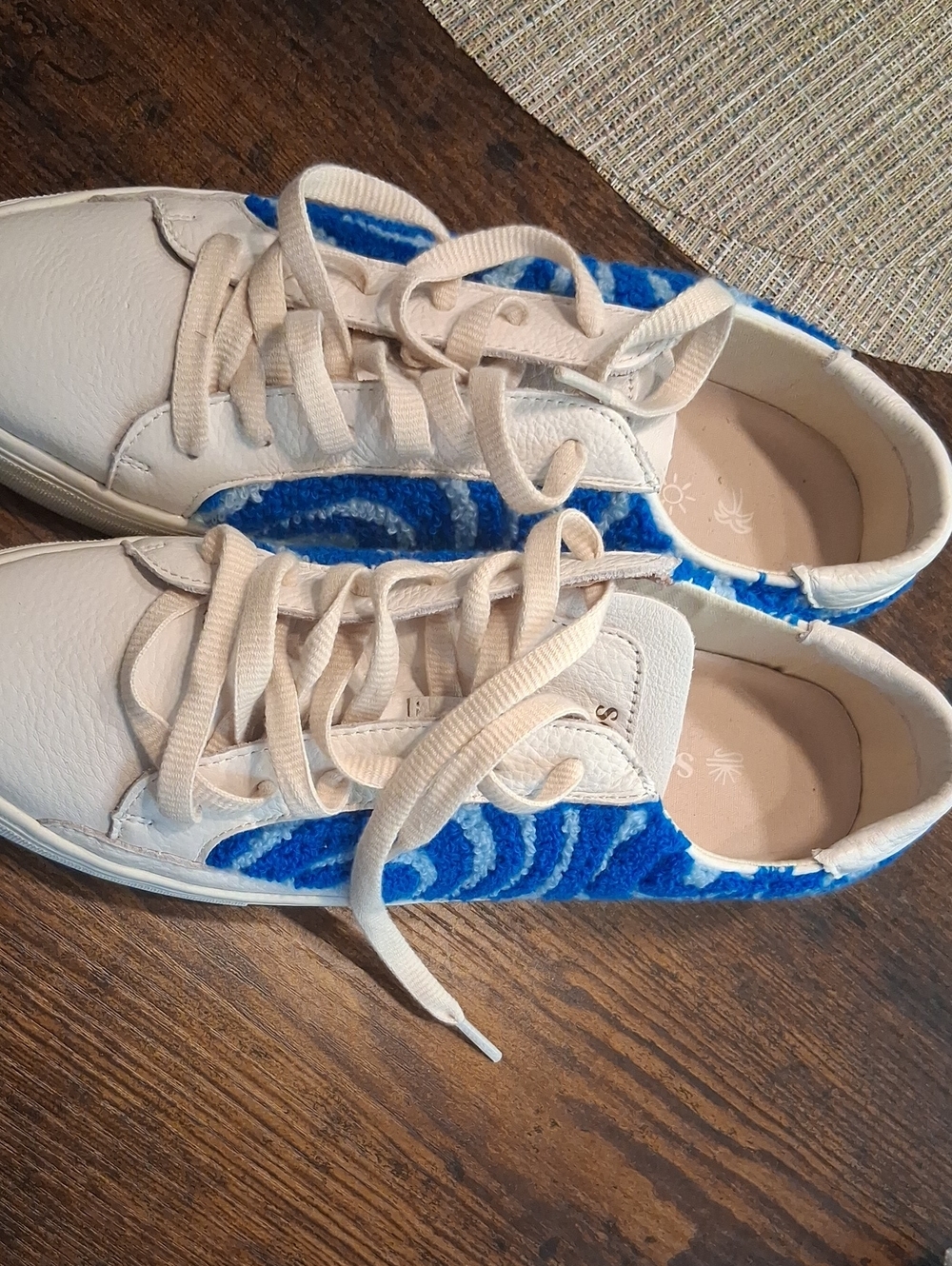 Soludos Cream Lace-Up Sneakers with Blue Wave Panels